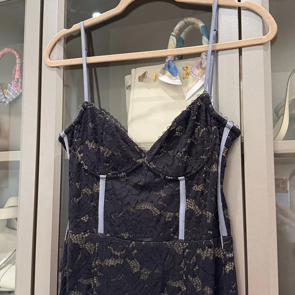 V. Chapman Naomi Stretch Lace Dress - Picture 4 of 7